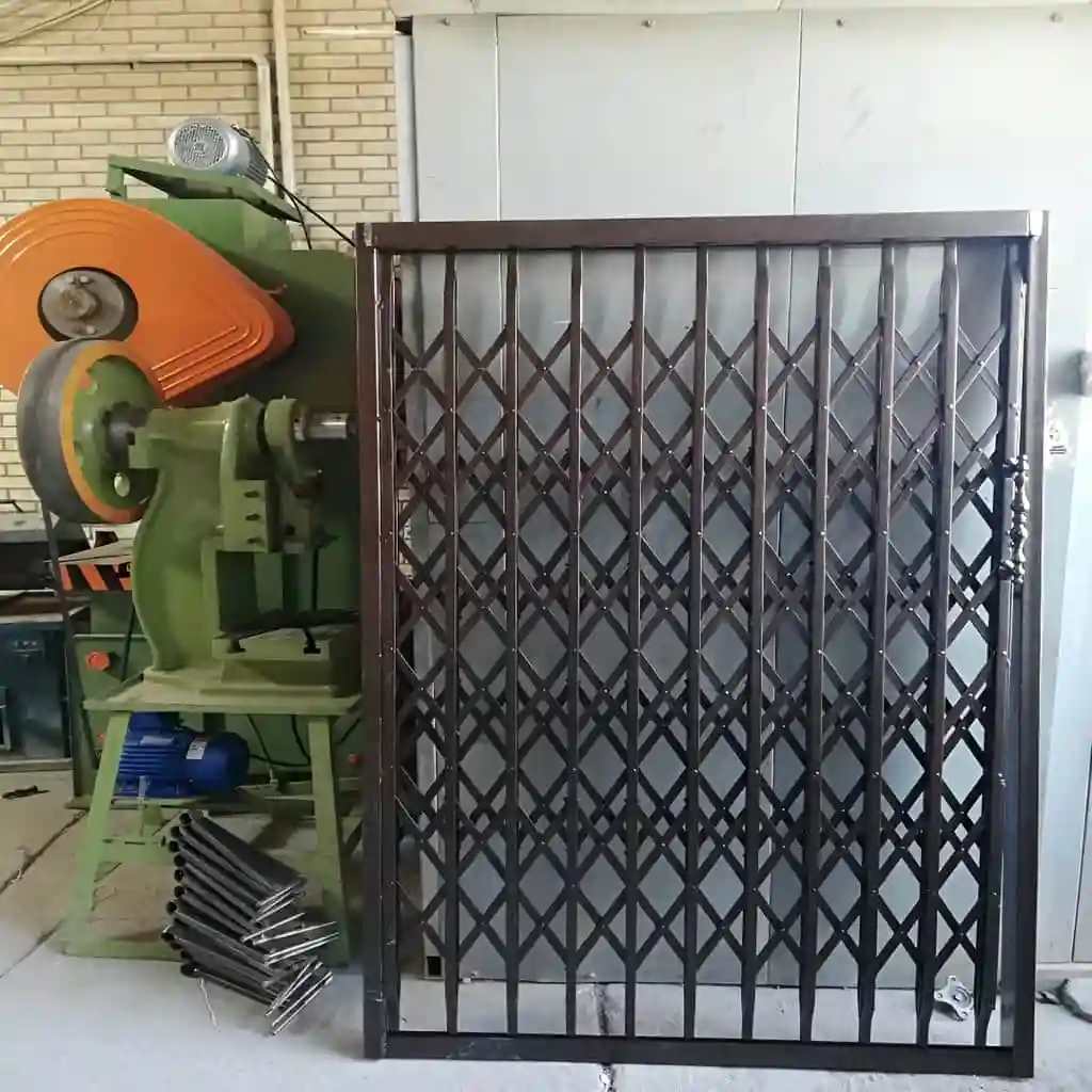 قیمت حفاظ درب آکاردئونی