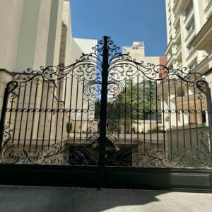 درب آهنی ورودی ساختمان در خرم آباد