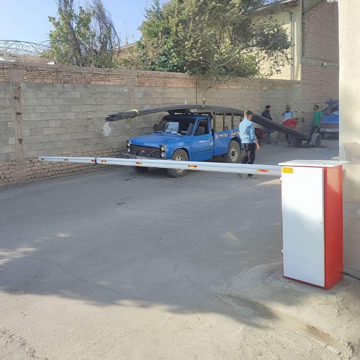 راهبند پارکینگ بازویی در مجتمع مسکونی خرم آباد راهبند پارکینگ بازویی در مجتمع مسکونی خرم آباد