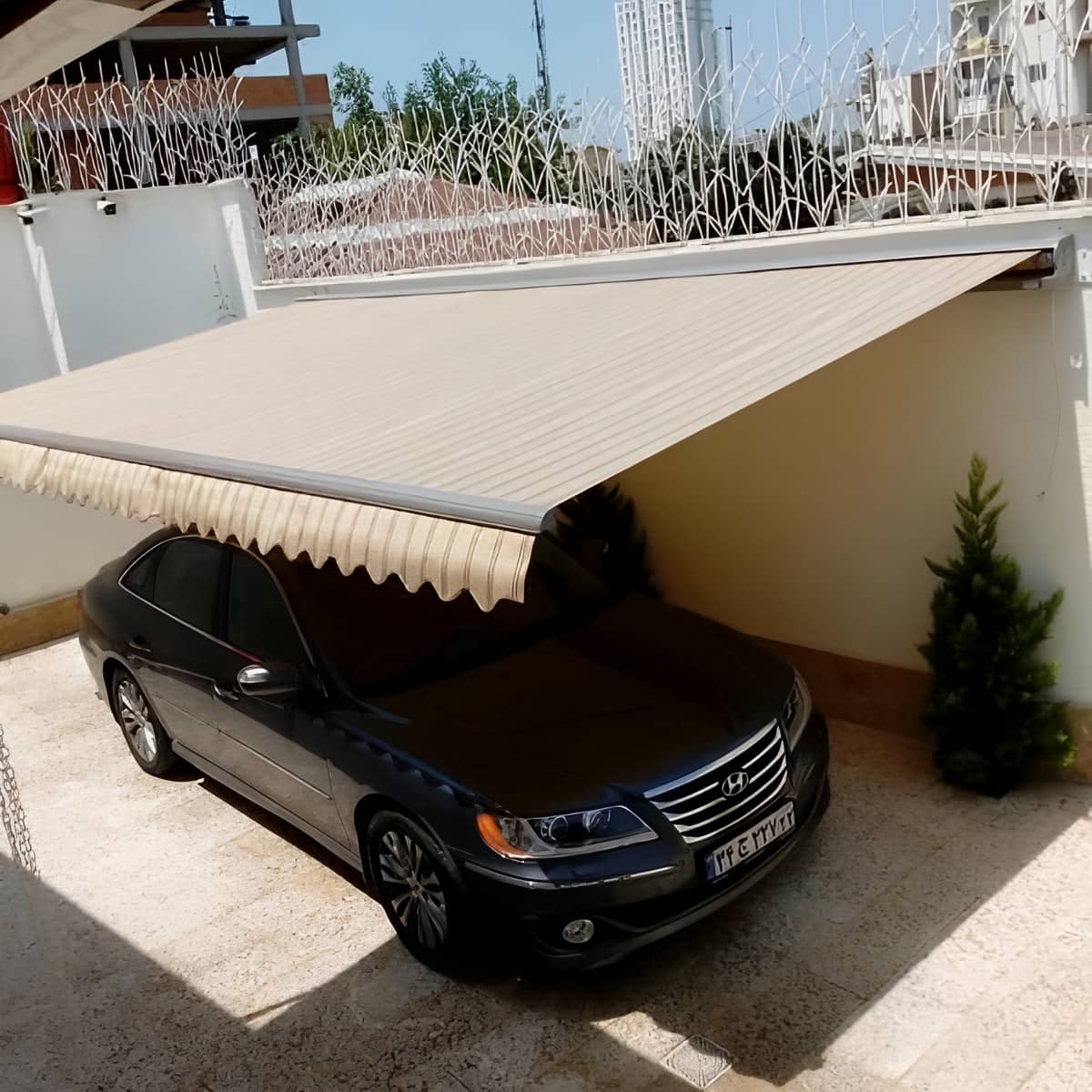 سایبان برقی منزل در خرم آباد نصب شده روی تراس سایبان برقی منزل در خرم آباد نصب شده روی تراس