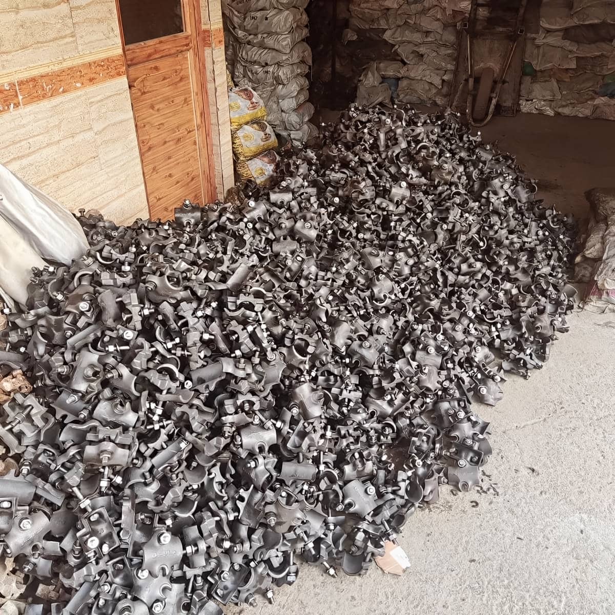 داربست ورزشی برای جایگاه موقت تماشاگر در خرم آباد داربست ورزشی برای جایگاه موقت تماشاگر در خرم آباد
