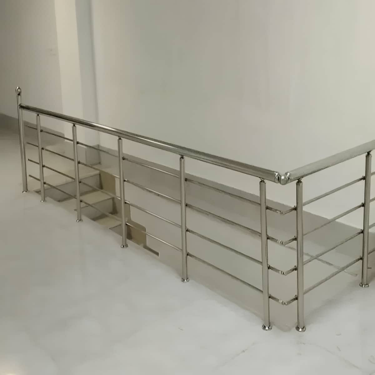 نرده استیل راه پله دوبلکس در خرم آباد با رنگ استیل طلایی نرده استیل راه پله دوبلکس در خرم آباد با رنگ استیل طلایی