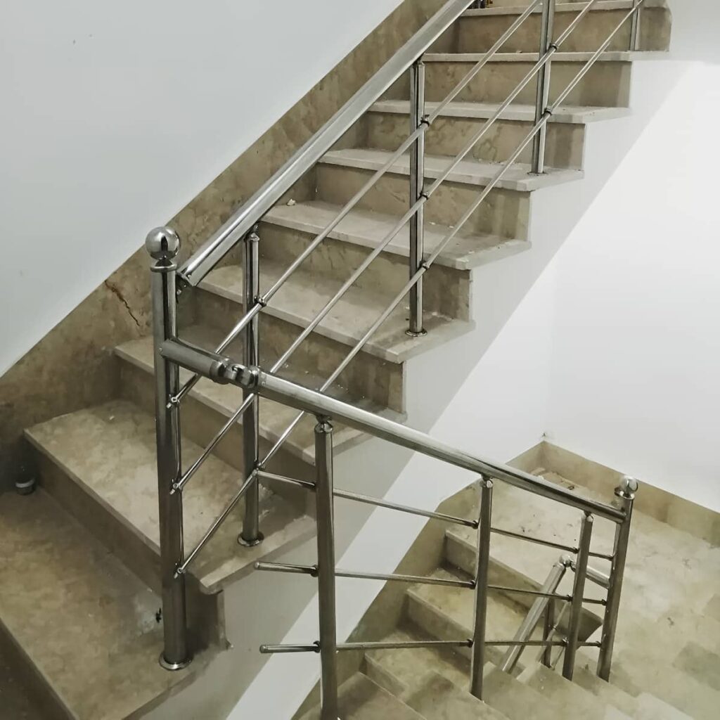 اجرای نرده استیل براق در خرم آباد