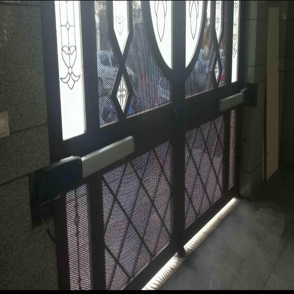 جک پارکینگ با UPS در خرم آباد با موتور بازویی روی درب