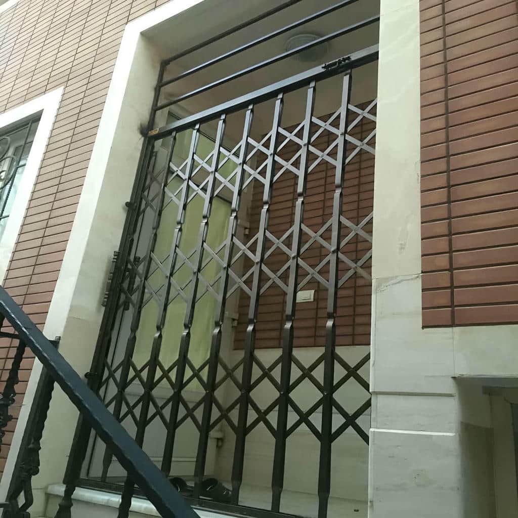 محافظ آکاردئونی گل دار با چهارچوب مقاوم در خرم آباد محافظ آکاردئونی گل دار با چهارچوب مقاوم در خرم آباد