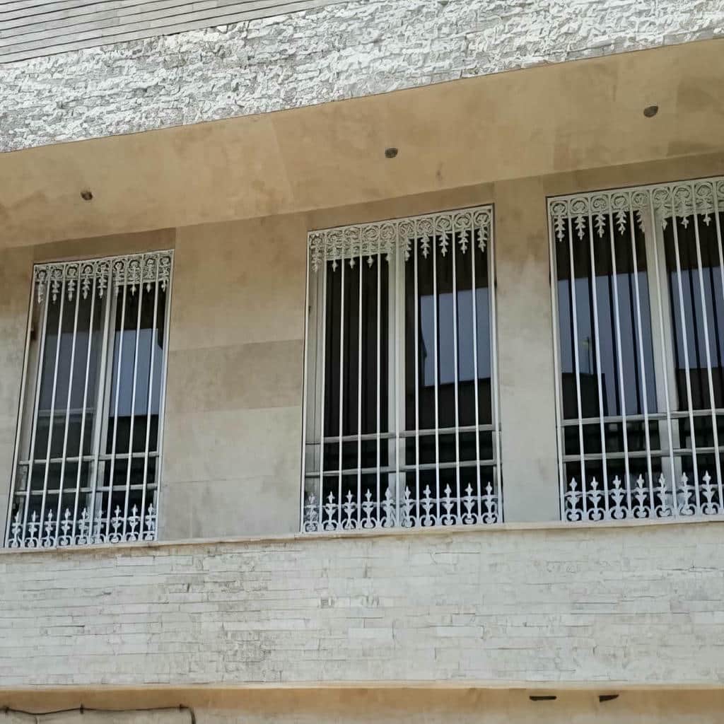 حفاظ پنجره مدرن شبکه هندسی ترکیبی برای نمای مدرن در خرم آباد