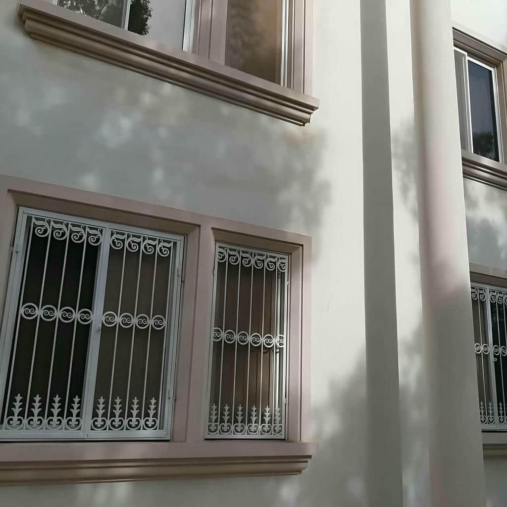 اجرای حفاظ پنجره دوجداره ضد سرقت با مهار اصولی در خرم آباد