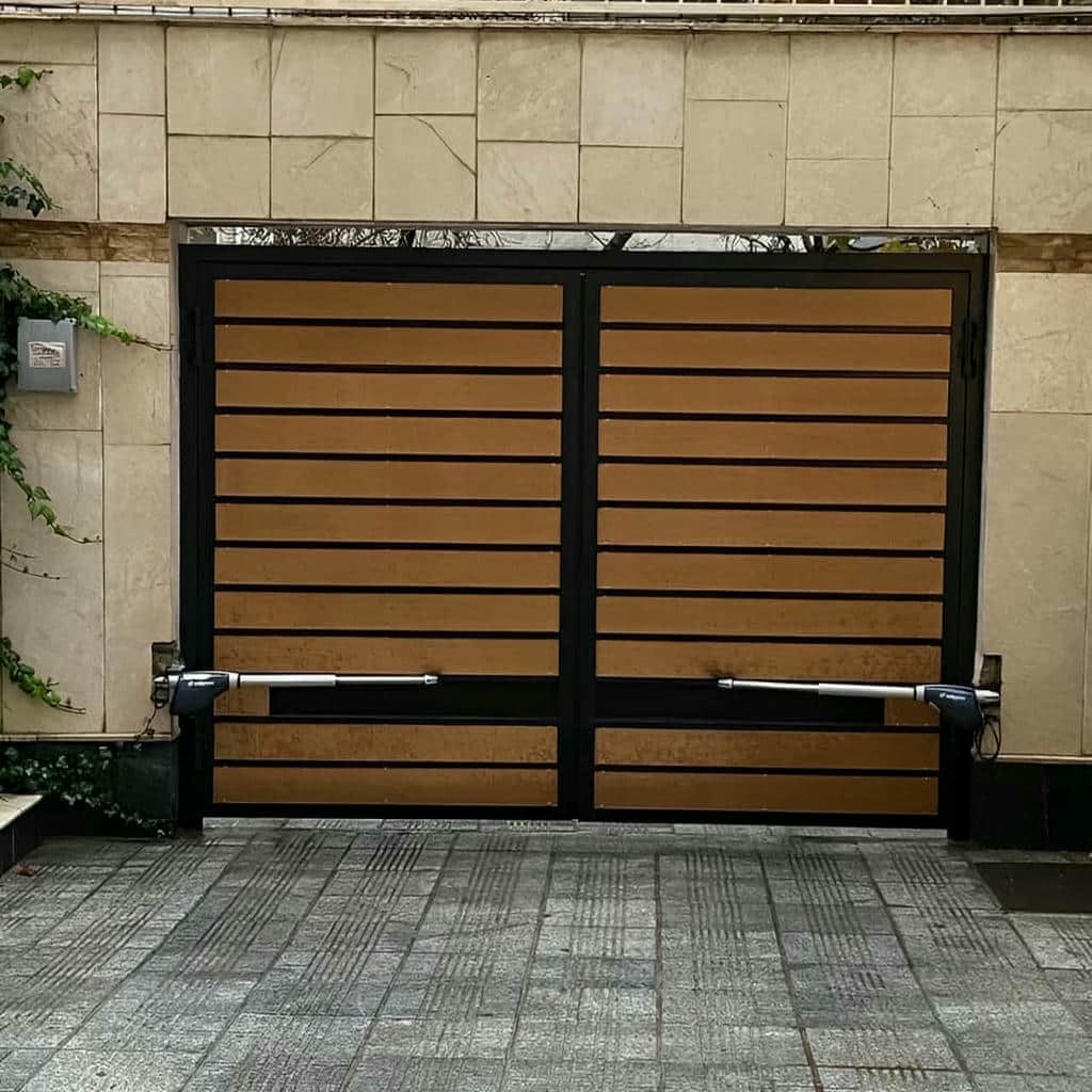 نصب درب برقی پارکینگ ریلی با ریل تراز در خرم آباد