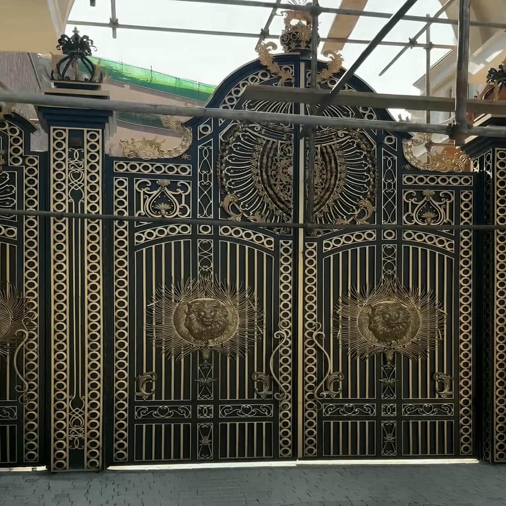 13 مدل درب حیاط ویلایی قوسی در خرم آباد
