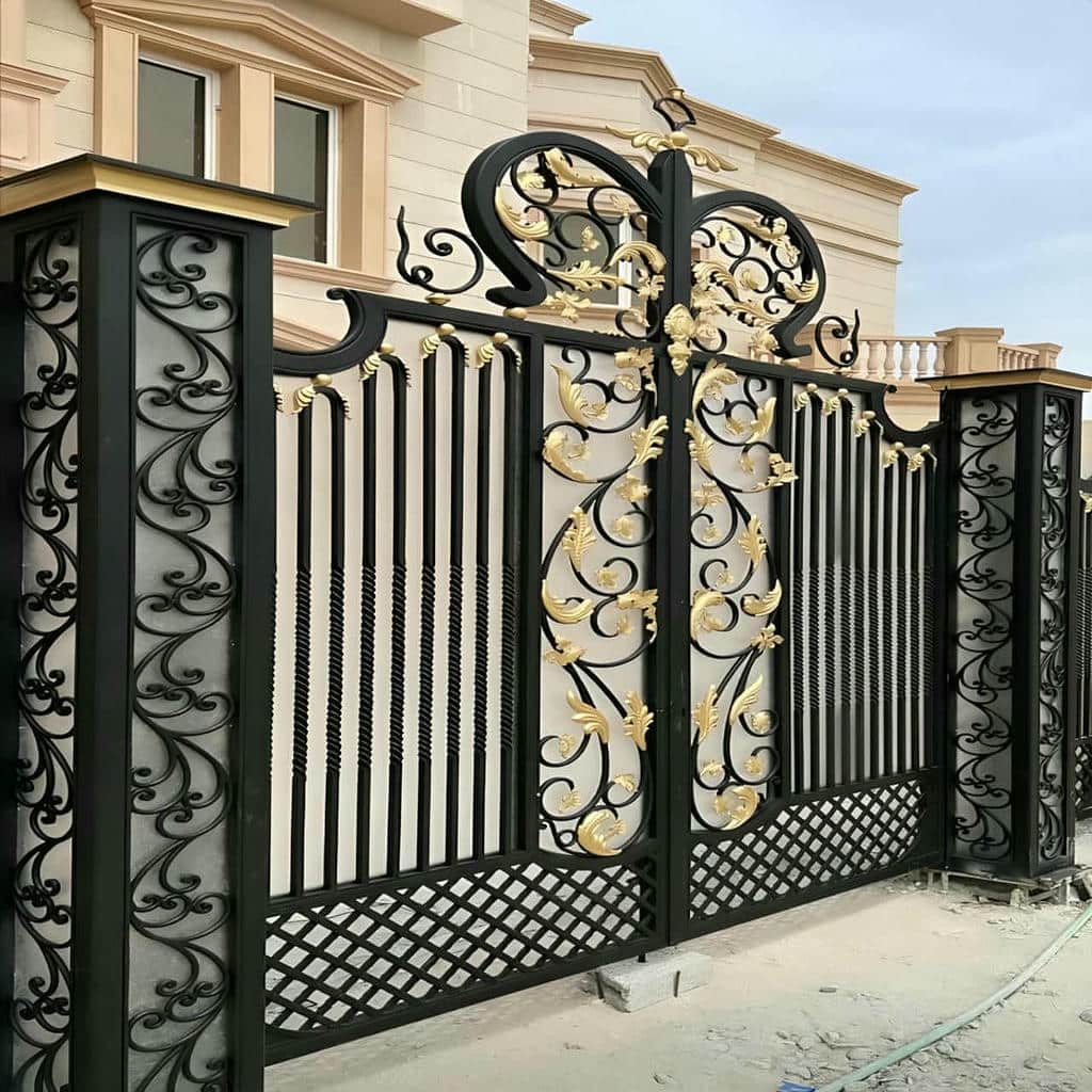 درب حیاط پانل دار CNC با مهاربندی دقیق در خرم آباد