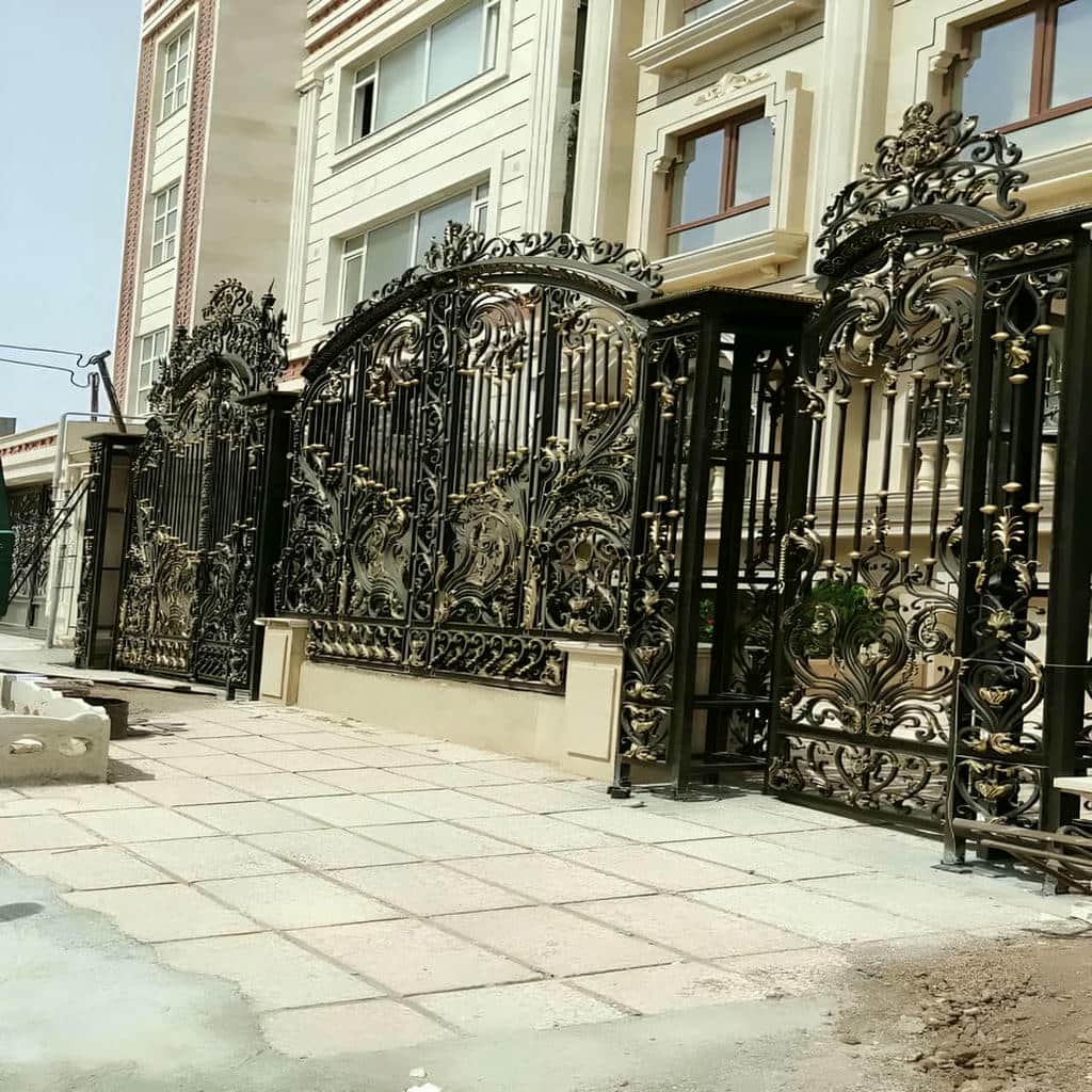 درب فلزی فرفورژه برای ورودی اصلی در خرم آباد درب فلزی فرفورژه برای ورودی اصلی در خرم آباد