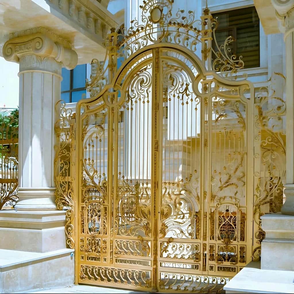 قیمت درب حیاط کتیبه دار وابسته به متریال و اجرا در خرم آباد