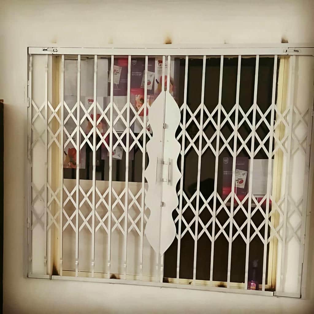 نرده پنجره متحرک کشویی شبکه ای در خرم آباد نرده پنجره متحرک کشویی شبکه ای در خرم آباد